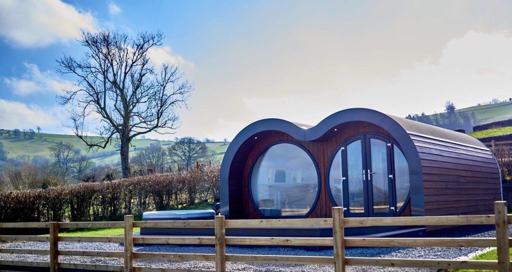 Luxury pod in a rural setting with private hot tub